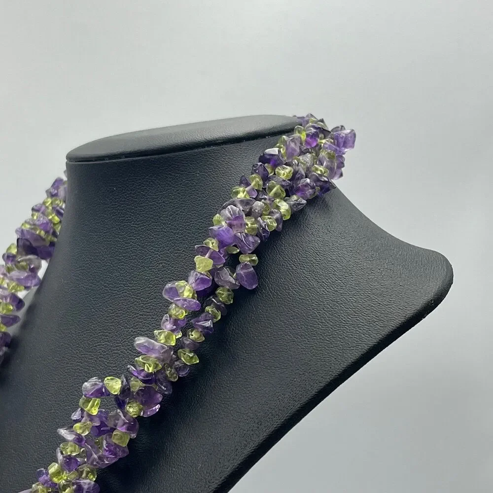 Woman’s vintage handmade Amethyst and peridot small chip twist Necklace - Picture 6 of 7